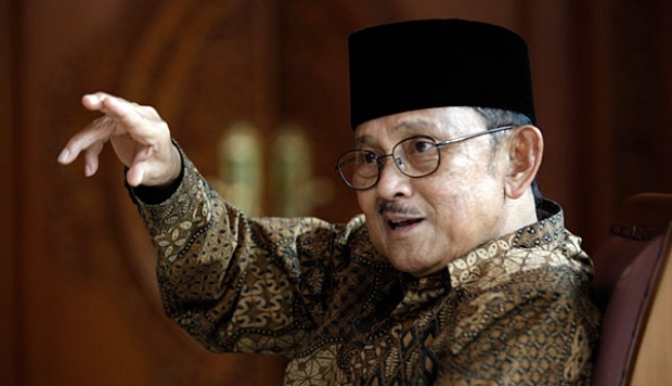Siapakah BJ Habibie cover